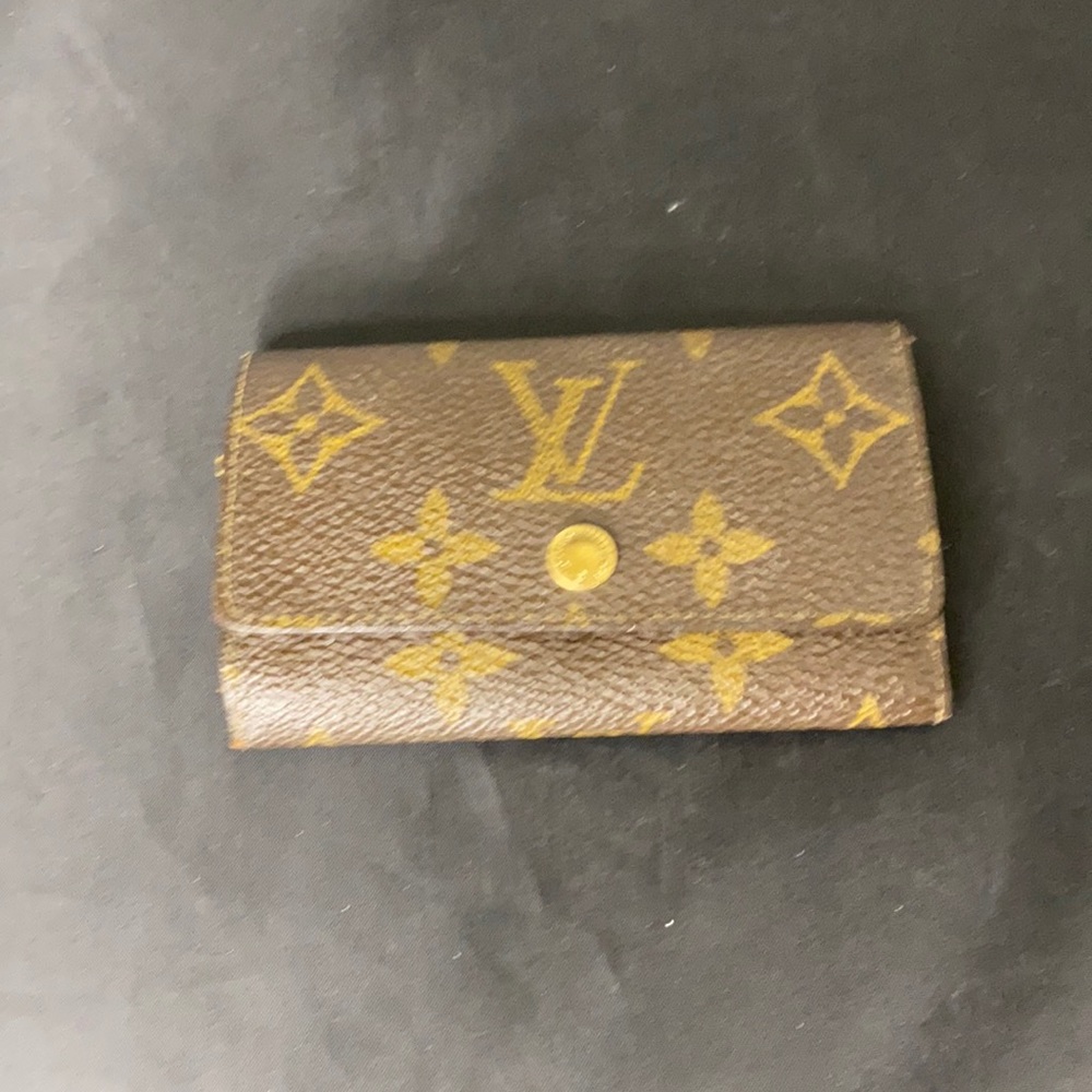 Louis Vuitton keychain holder